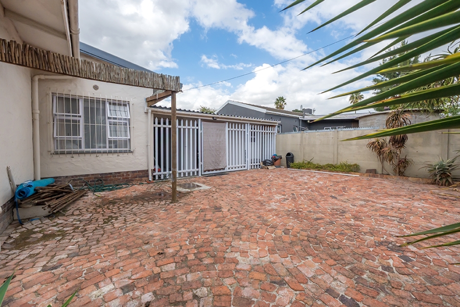 3 Bedroom Property for Sale in Zoo Park Western Cape